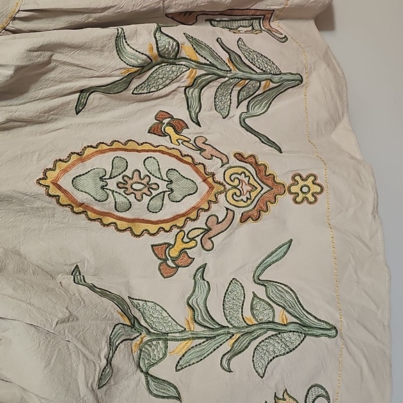 Embroidered Floral Beige Top - Picture 3 of 4